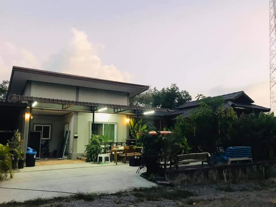 บ้านทะเลอิ่มเอม Bann Talay Im Eimm Ban Phe Exterior foto