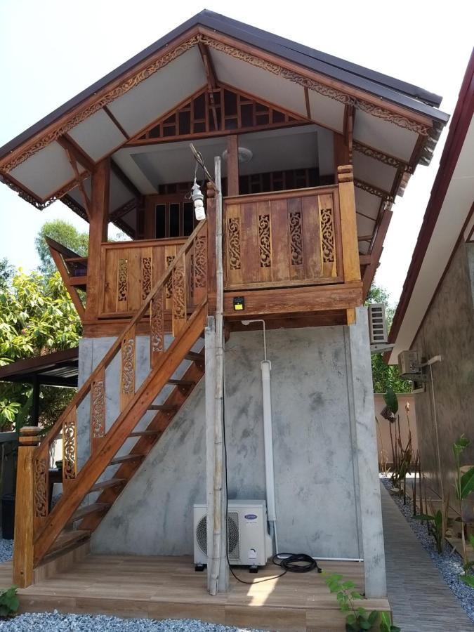 บ้านทะเลอิ่มเอม Bann Talay Im Eimm Ban Phe Exterior foto