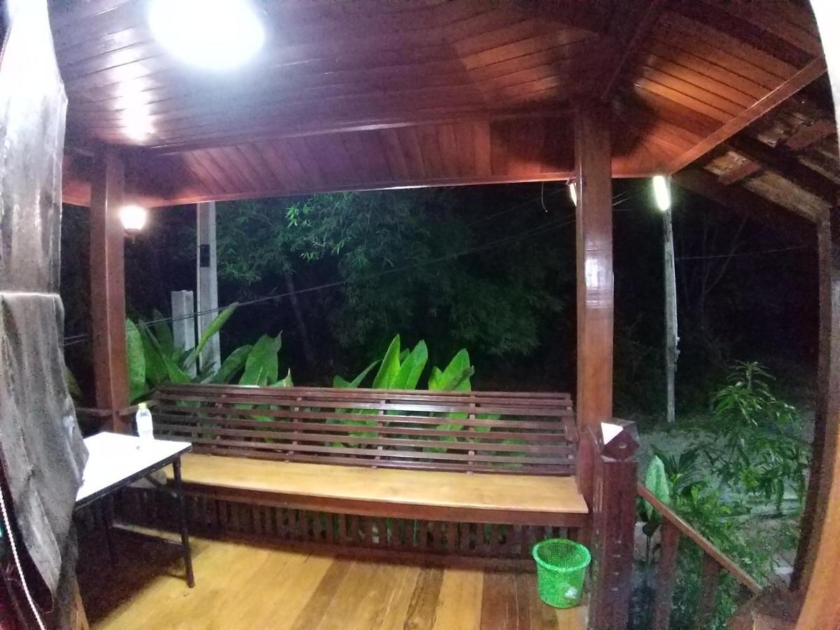 บ้านทะเลอิ่มเอม Bann Talay Im Eimm Ban Phe Exterior foto