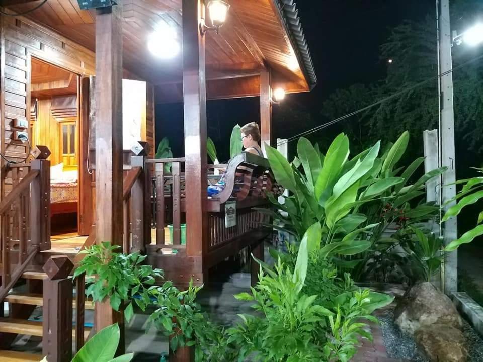 บ้านทะเลอิ่มเอม Bann Talay Im Eimm Ban Phe Exterior foto