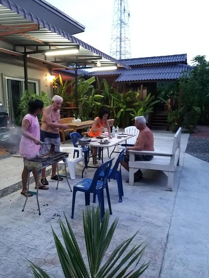 บ้านทะเลอิ่มเอม Bann Talay Im Eimm Ban Phe Exterior foto