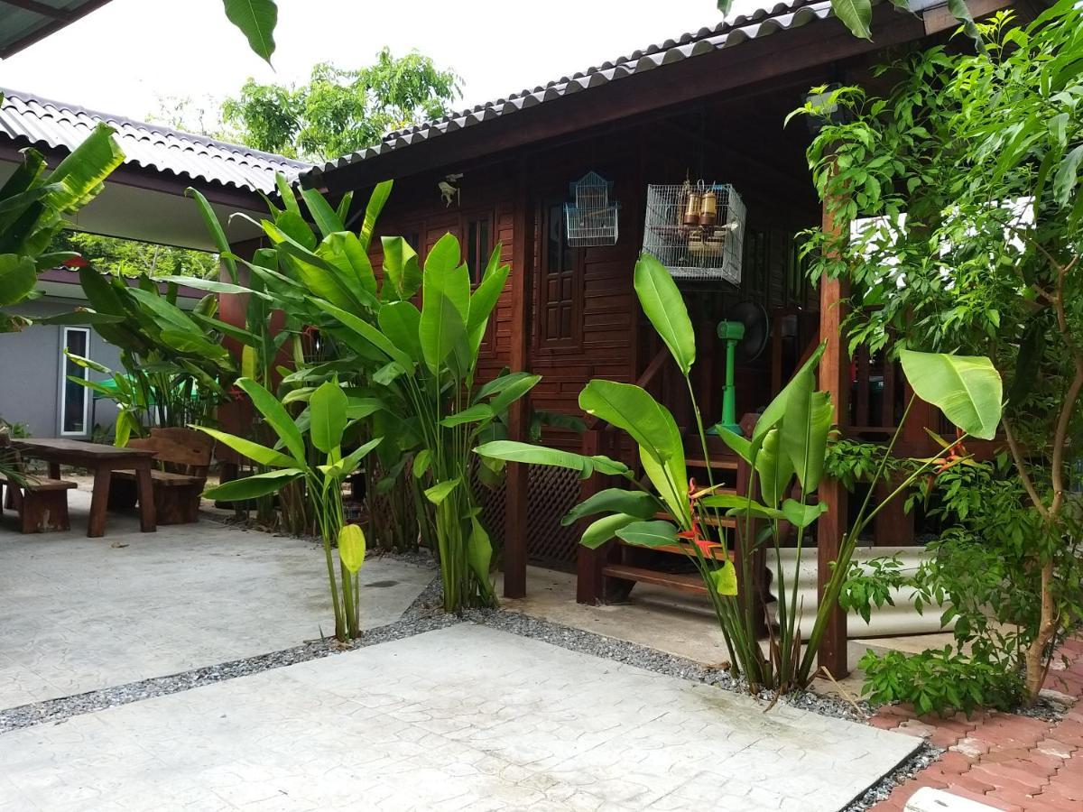 บ้านทะเลอิ่มเอม Bann Talay Im Eimm Ban Phe Exterior foto